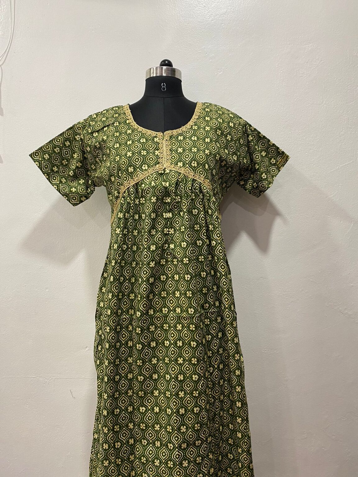 ALIA CUT LONG ZIP FEEDING SHORT NIGHTY