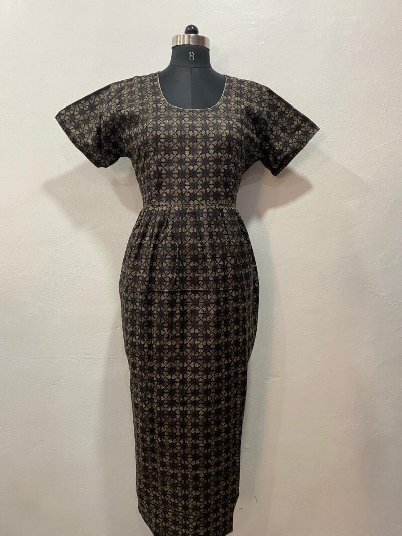 FEEDING FROCK WITH SIDE POCKET