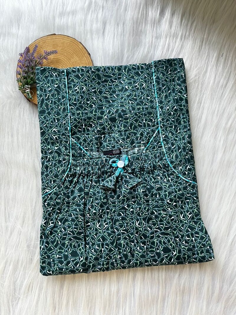 Plus Size Front Elastic Pleated Nighty