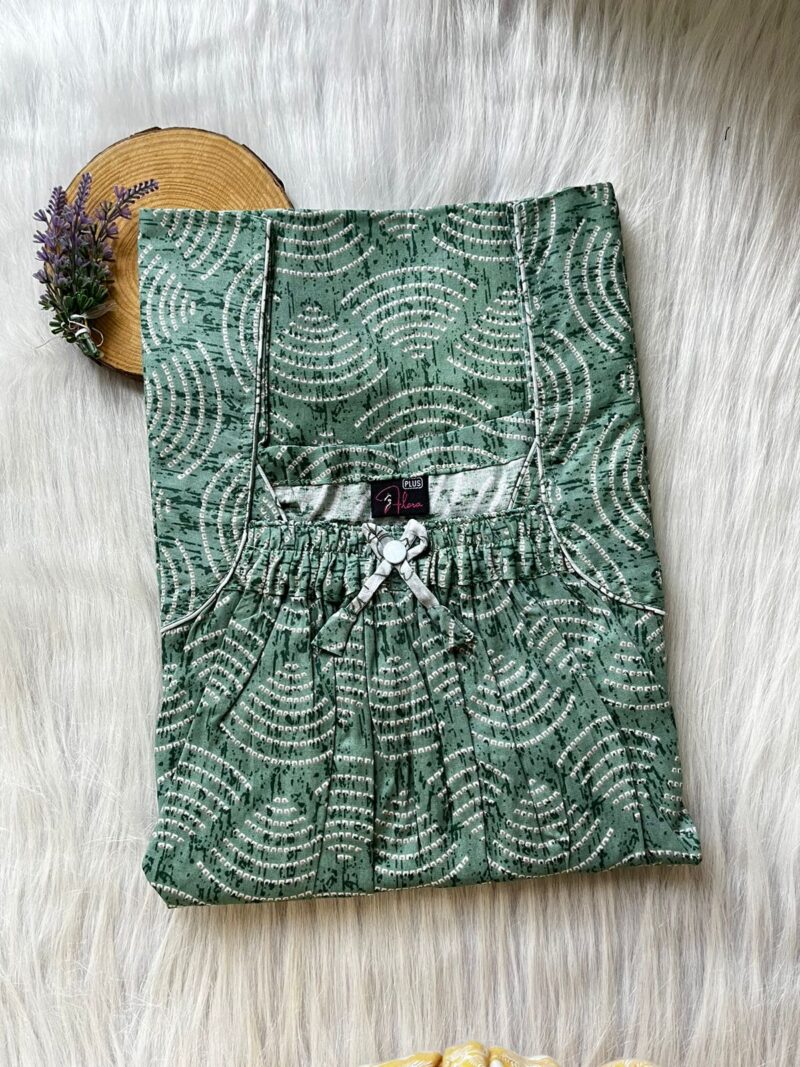 Plus Size Front Elastic Pleated Nighty