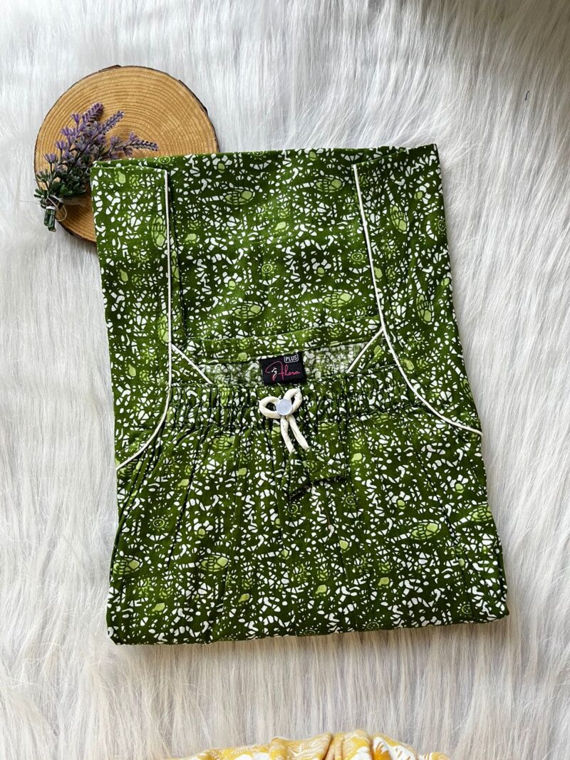 Plus Size Front Elastic Pleated Nighty