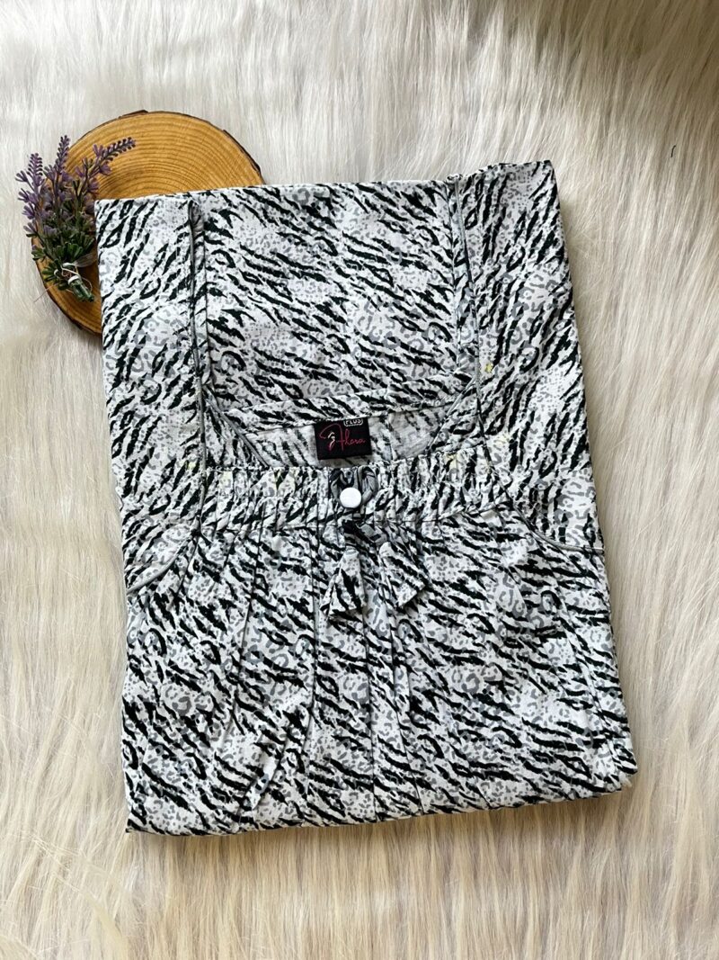 Plus Size Front Elastic Pleated Nighty